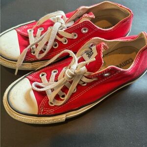 Size 5 converse Shoe